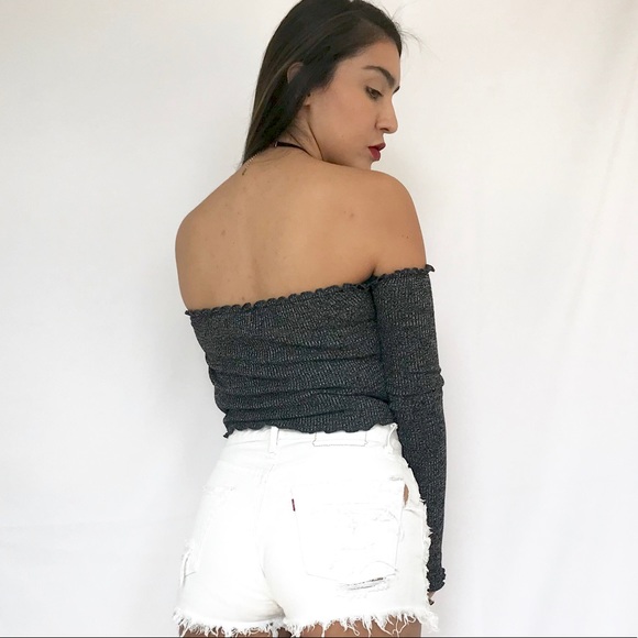 • Off the Shoulders Crop Top • LAST ONE - Picture 2 of 4